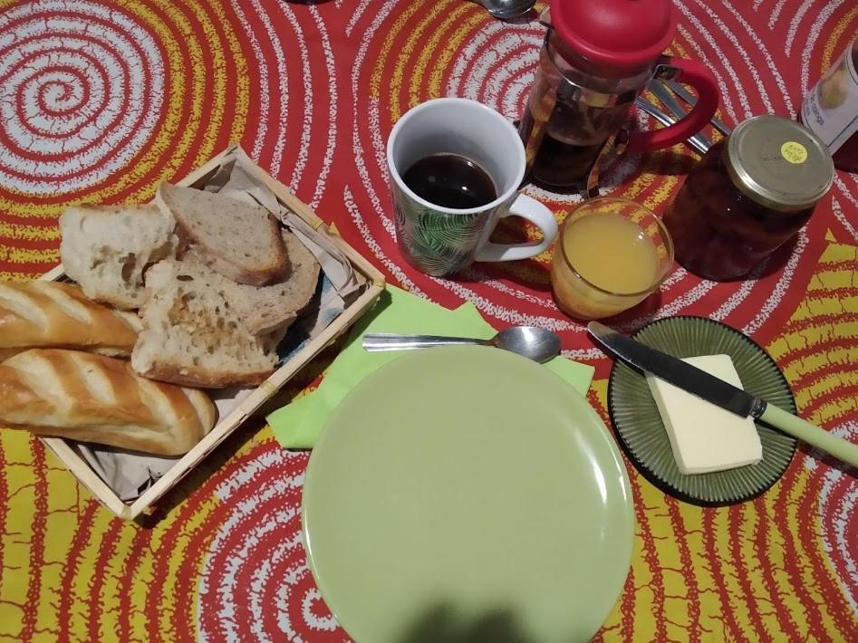 לינה וארוחת בוקר Saint-Quentin-sur-Charente La Tribu De Lavaud מראה חיצוני תמונה